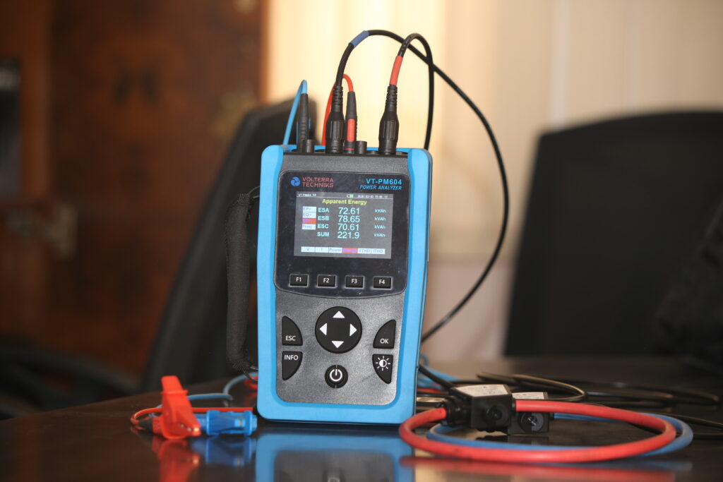 Volterra Techniks VT-PM604 Power Analyser with Flexible Rogowski Current Probes and Voltage Probes